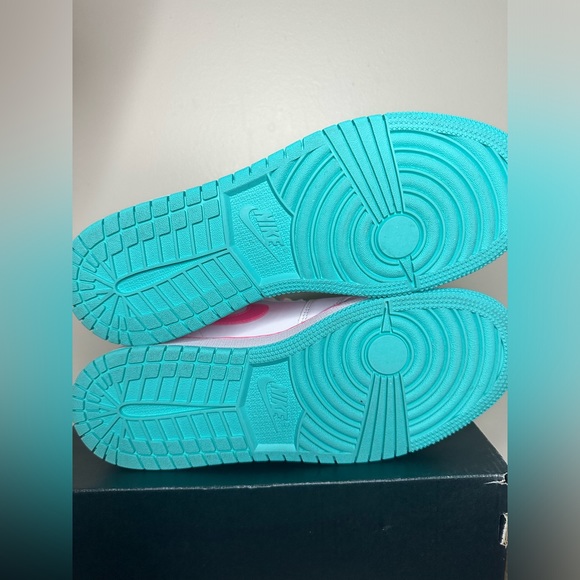 Jordan 1 Mid White Pink Green Soar (GS) 🍬 - Picture 15 of 16